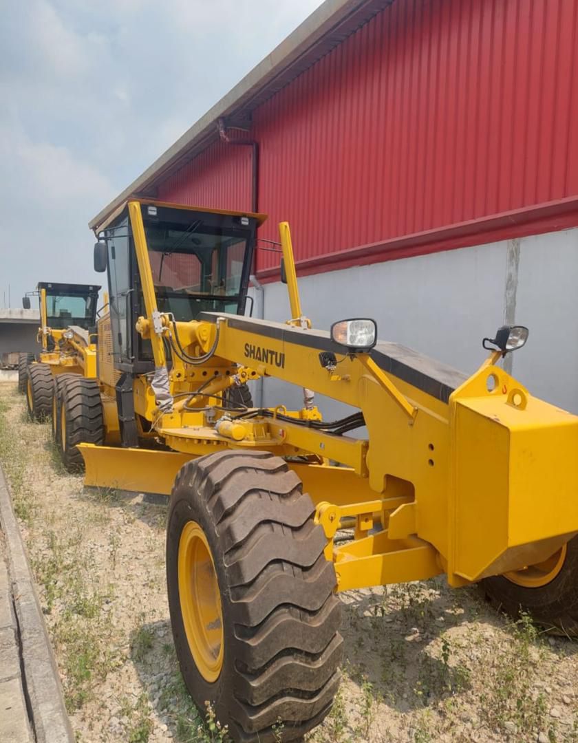 Shantui motor grader for road construction Nigeria